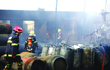 20120408 河北石家庄宏大化工厂爆炸